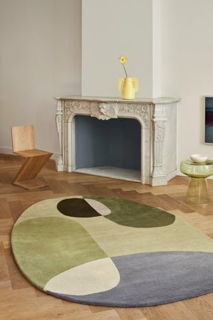 Brink & Campman Decor Miller Summer tapijt in saliegroen, bosgroen en duifgrijs, in een interieur