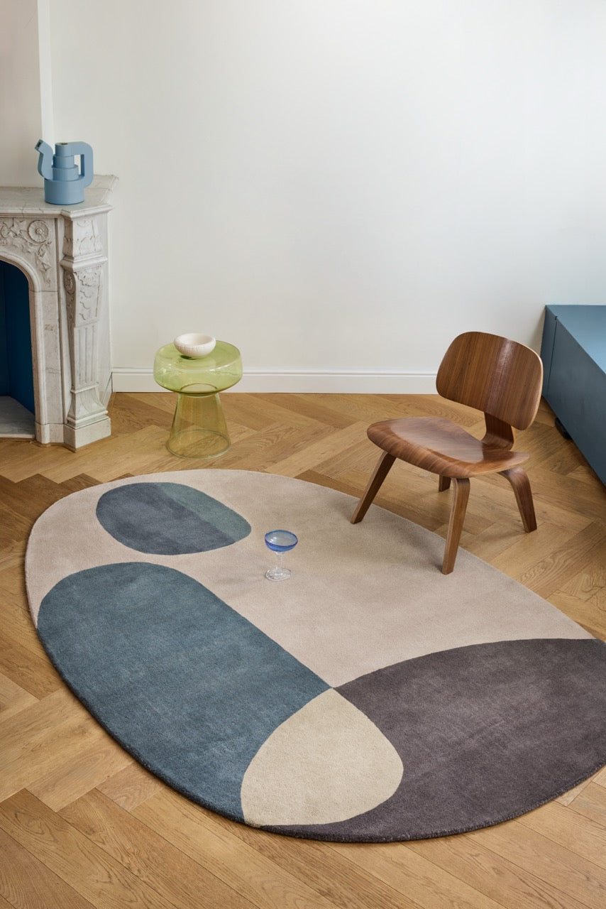 Brink & Campman Decor Miller Winter tapijt in petrolblauw, roze beige en antracietbruin, in een interieur