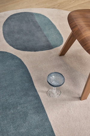Brink & Campman Decor Miller Winter tapijt in petrolblauw, roze beige en antracietbruin, in een interieur, tweede beeld