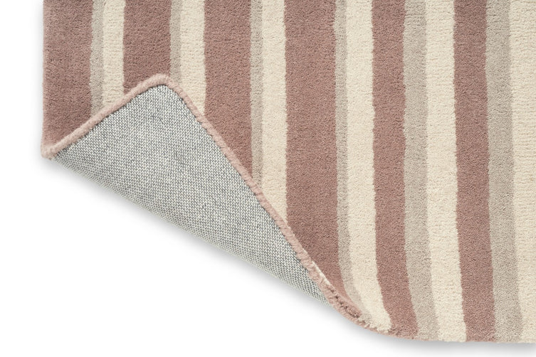 Brink & Campman Decor Pilar Blush tapijt, detail van omgeslagen hoek en rug