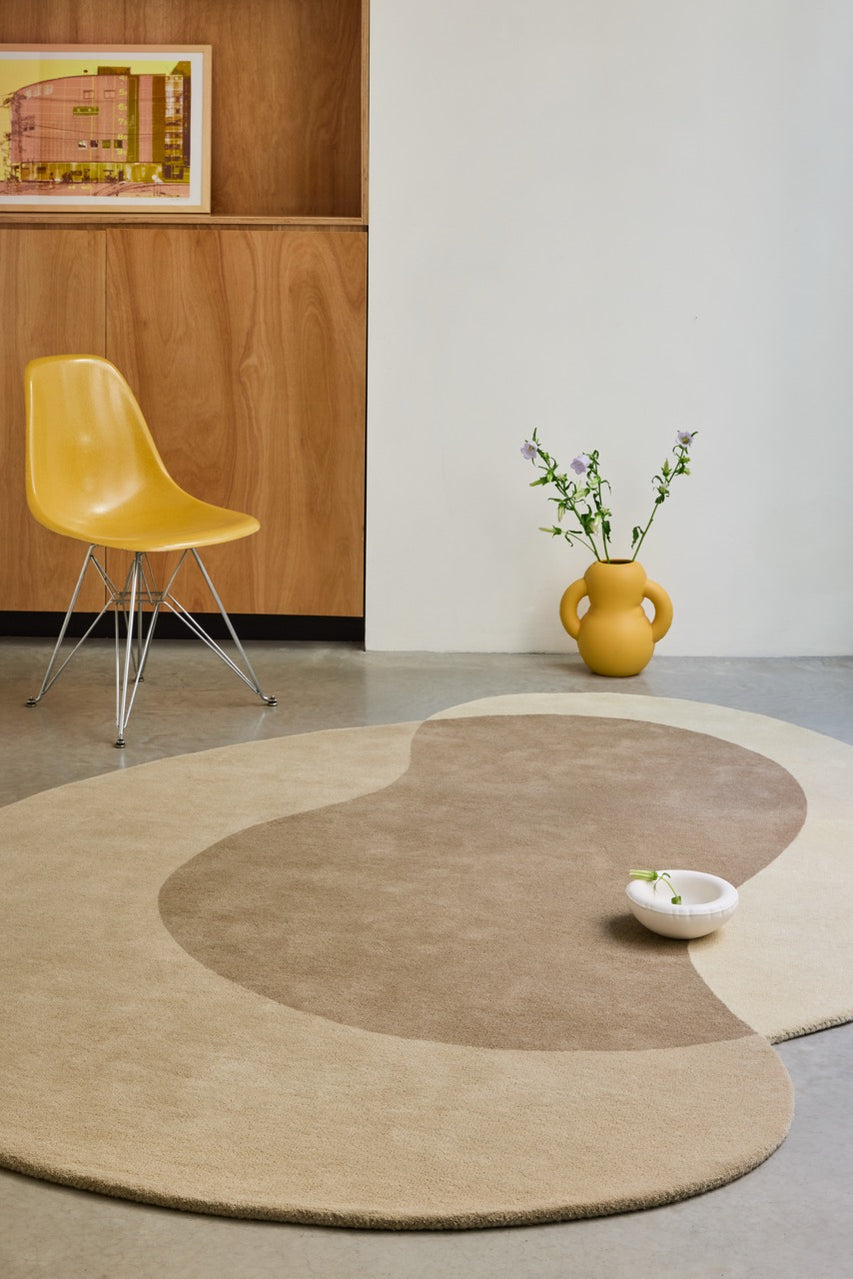 Brink & Campman Element Lane Neutral tapijt in zandbeige, taupe en crème, in een interieur