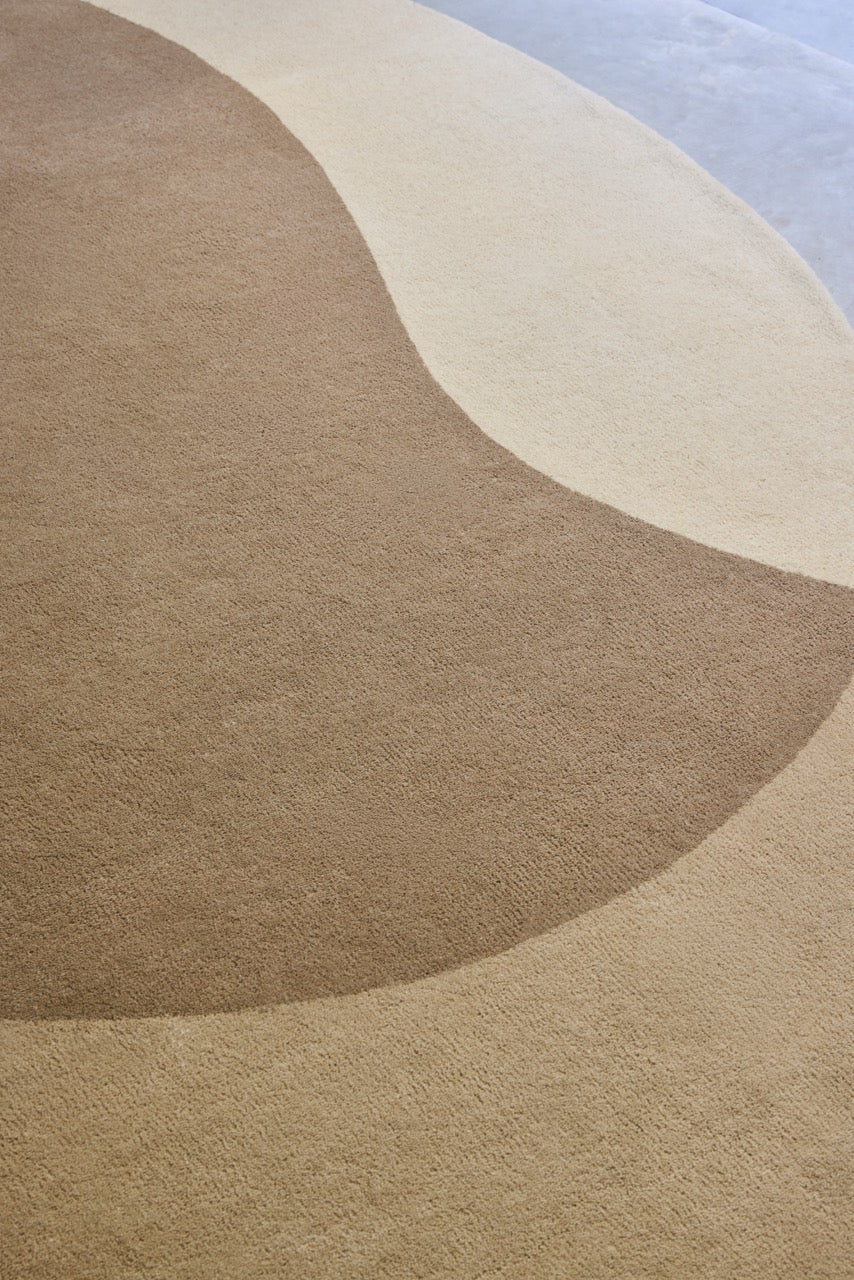 Brink & Campman Element Lane Neutral tapijt in zandbeige, taupe en crème, in een interieur, derde beeld