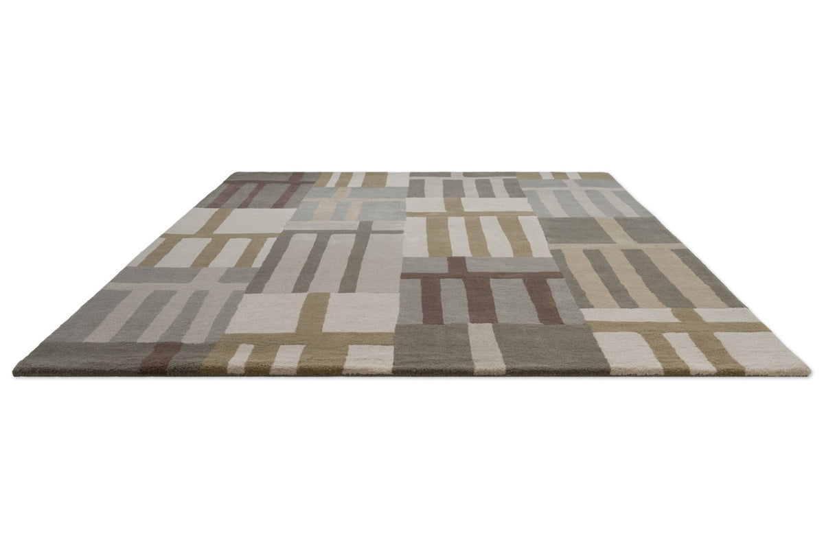 Harlequin Monolith Sandstone tapijt in saliegrijs, zand en ivoor, in perspectief