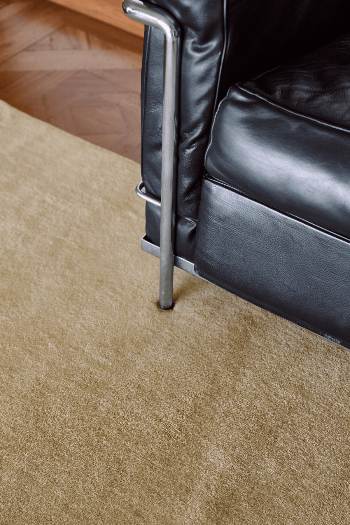 Layered Solid Wool Soft Yellow tapis en laine jaune pâle, détail de la laine