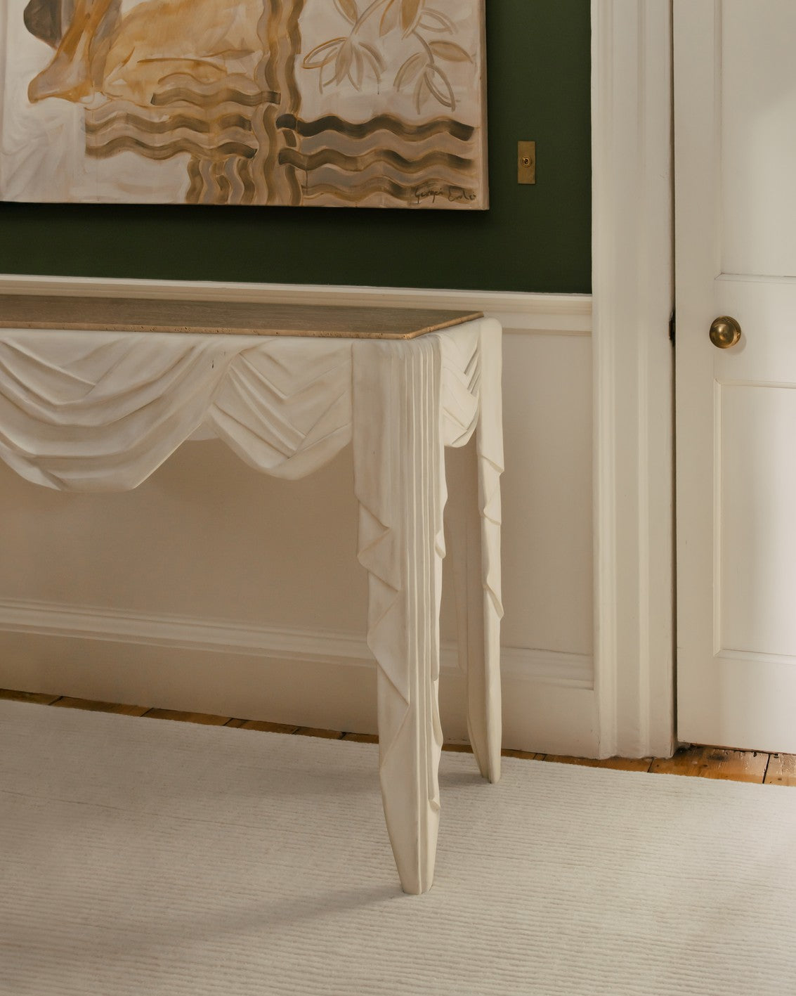 Layered Drift Wool Light Oatmeal Wollteppich in Beige, im Wohnraum