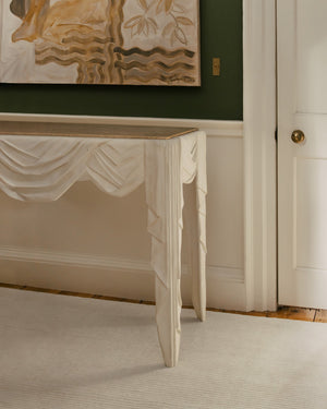 Layered Drift Wool Light Oatmeal Wollteppich in Beige, im Wohnraum
