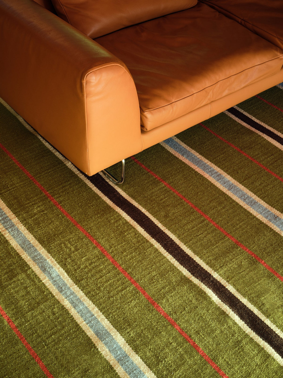 Layered x Tom Morris Racer Stripe Cooper Green flatweave wool rug, detail of the flat weave