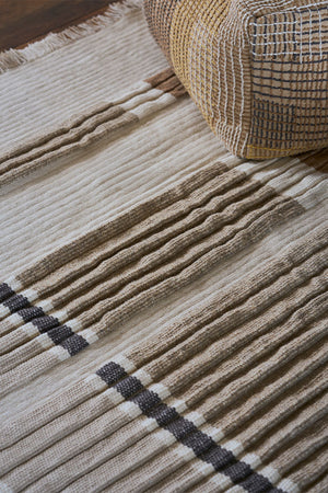 Lorena Canals Columns Natural Teppich, Detail der Webart