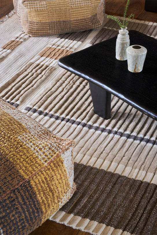 Lorena Canals Columns Natural Teppich, im Wohnraum