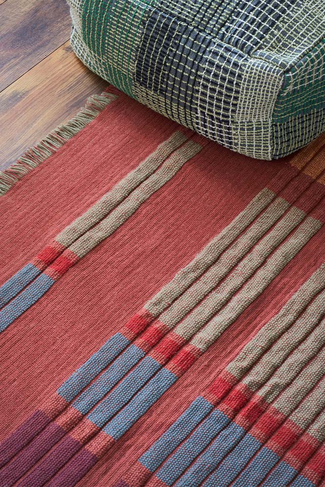 Lorena Canals Columns Sienna rug, detail of the weave