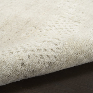 Nourison Harmony HAY07 Ivory rug, texture of the high low pile