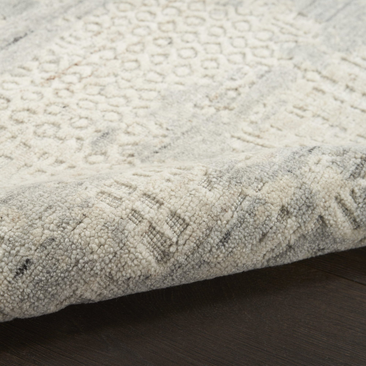 Nourison Harmony HAY04 Ivory Grey rug, texture of the high low pile