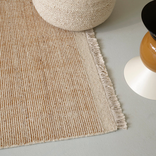 Tapison Home Doria Gold vloerkleed, in een interieur