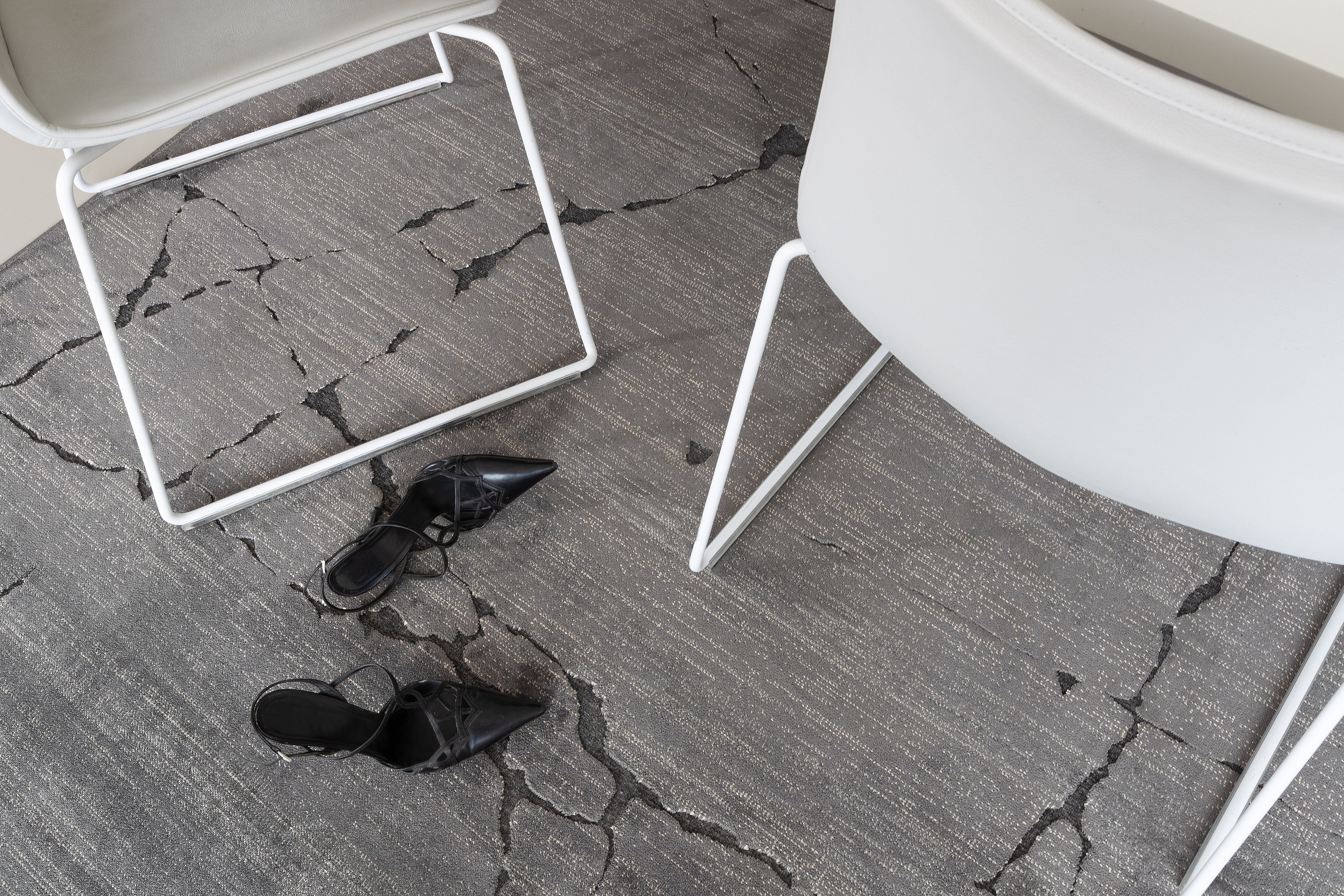 Acsento Vena Anthracite