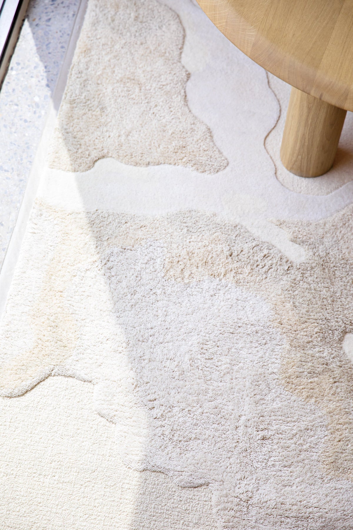 Massimo Cloud 9 Cloudy grey wool rug, detail of the surface