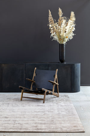 Massimo Karma Nougat Brown tapis marron, dans un intérieur